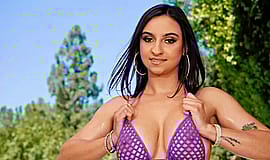 Hailey Rose - HAILEY ROSE Spit-Wet Cleavage Cramming - EvilAngel